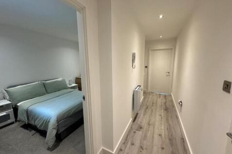 hallway.jpg