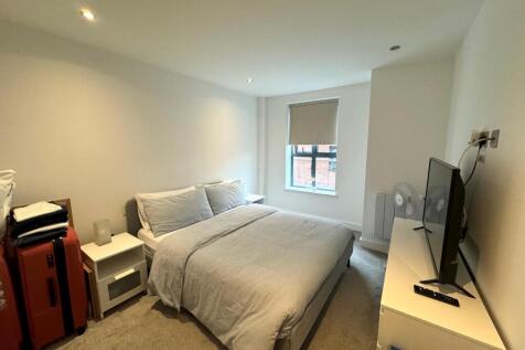 bedroom 1.jpg