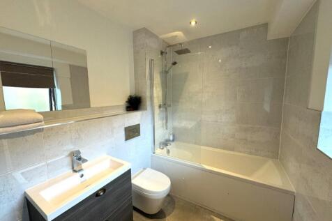 main bathroom.jpg