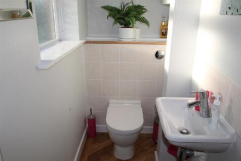 downstairs toilet.jpg