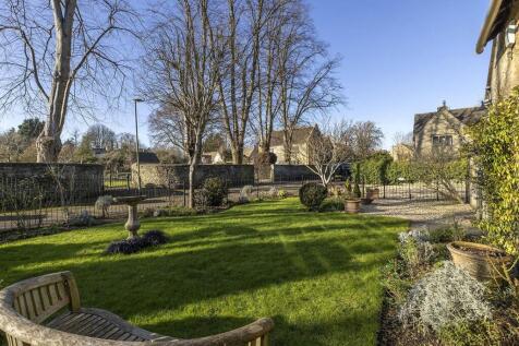 Lawned Garden