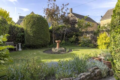 Lawned Garden