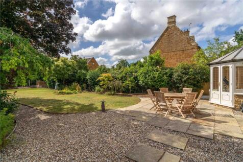 Lawned Garden