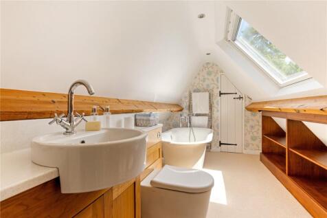 Attic En-Suite