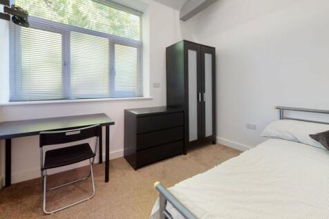 20a-Meadow-Lane-Bedr