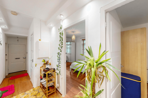 LIVINGROOM ONE