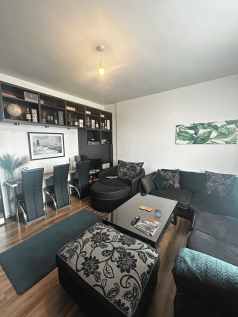 LIVINGROOM ONE