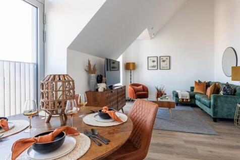 Living/Dining Area