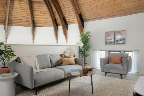 Bedroom 3 / Study
