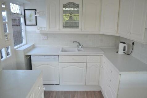 Kitchen (Medium).JPG
