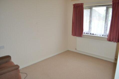 Bedroom 1 (Medium).JPG
