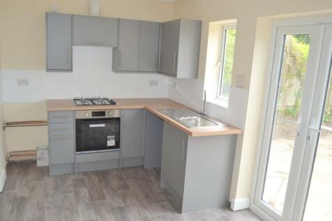 Kitchen (Medium).JPG