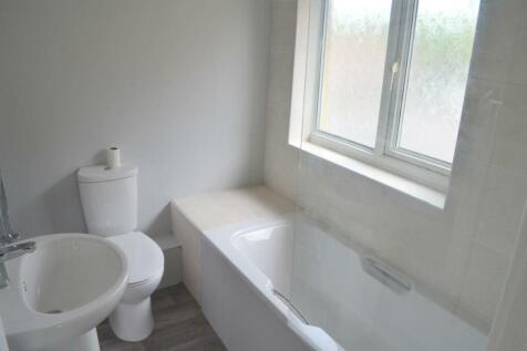 Bathroom (Medium).JPG