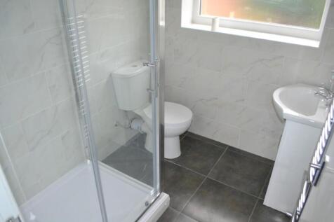 Bathroom (Medium).JPG