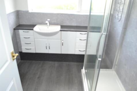 Bathroom.JPG