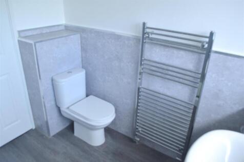 Bathroom 1.JPG