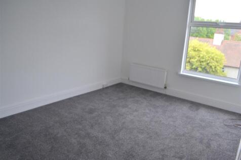 Main Bed.JPG