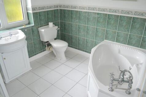 bathroom (Medium).JPG