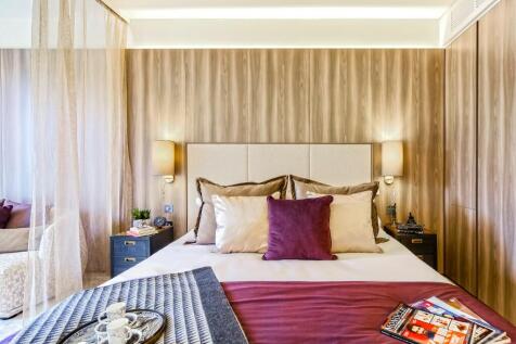 Super King Size Bed