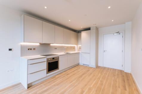 Experience the elegance of a modern kitchen with top-of-the-line features.