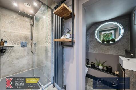 Shower Room.