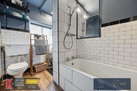 Family Bathroom.