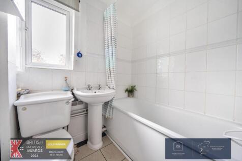 Family Bathroom.