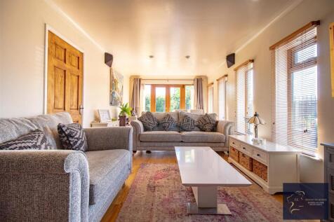 Lounge.