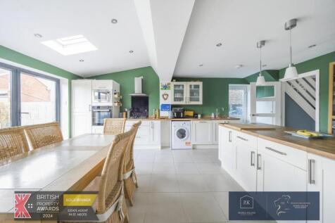 Kitchen/ Family Room.