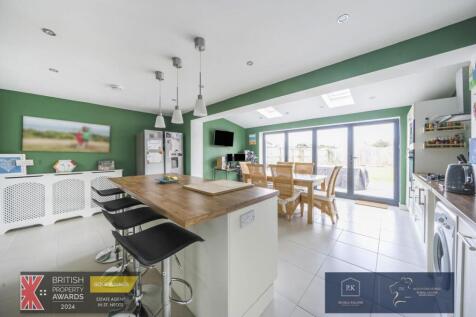 Kitchen/ Family Room.