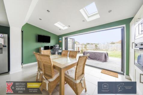 Kitchen/ Family Room.