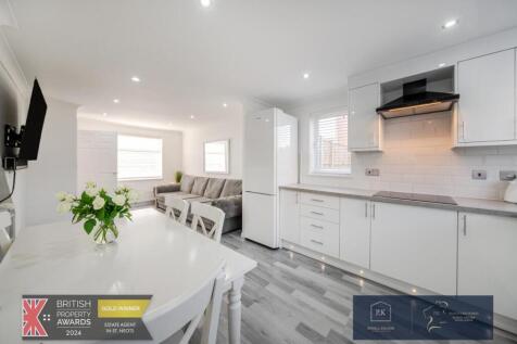 Kitchen Family Room.