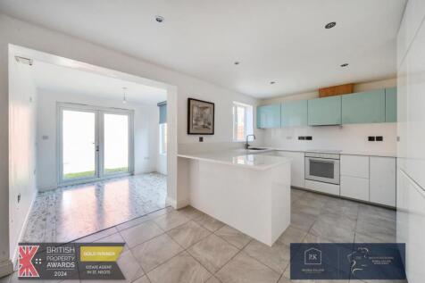 Kitchen/ Family Room.