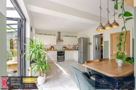 Kitchen Family Room.
