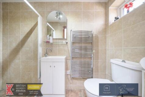 Downstairs Cloakroom.