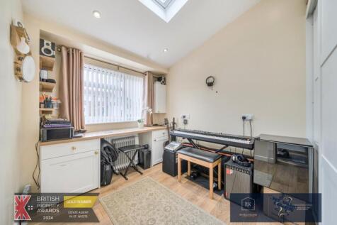 Downstairs Bedroom/ Office.