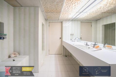 Shower Room.