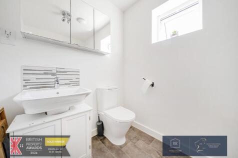 Family Bathroom.