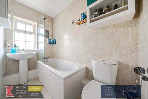 Family Bathroom.