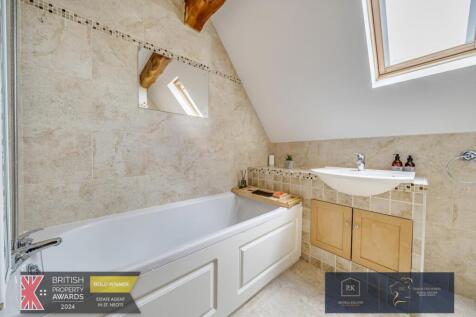 Family Bathroom.