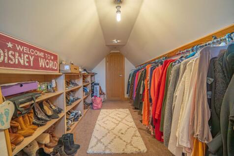 Walk in wardrobe