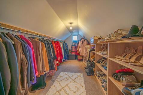 Walk in wardrobe