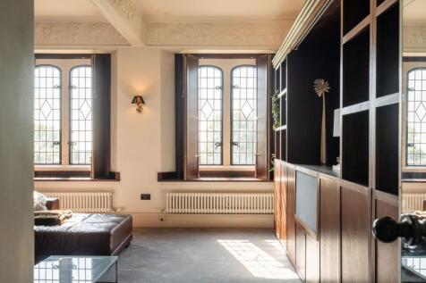 Cinema Room/Libary