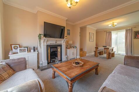 Living Room/Dining Room