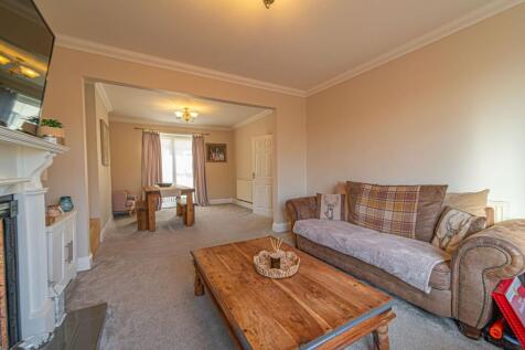 Living Room/Dining Room
