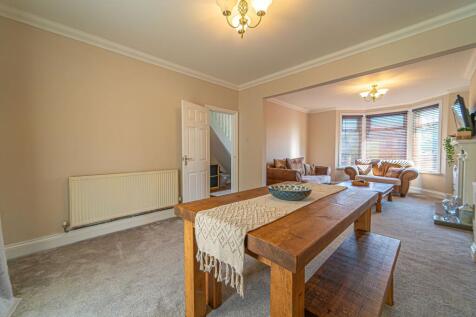 Living Room/Dining Room