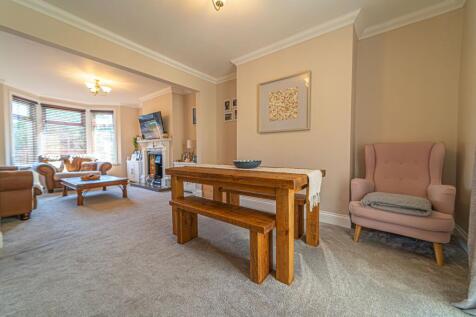 Living Room/Dining Room
