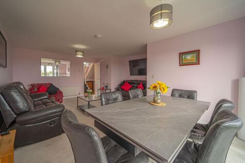 Living Room/Dining Room