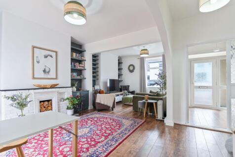 Living Room/Dining Room