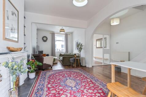 Living Room/Dining Room